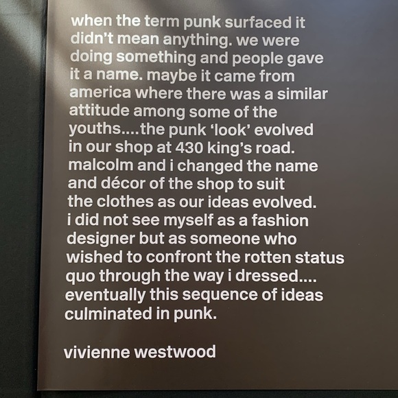 Book Punk:Chaos to Couture by Andrew Bolton,Richard Hell,John Lydon&Jon Savage. - Picture 3 of 5